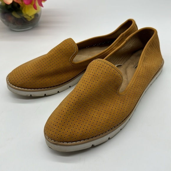 Cliffs by White Mountain Yellow Slip On Loafer Size 10 MCL6030G - Picture 1 of 6